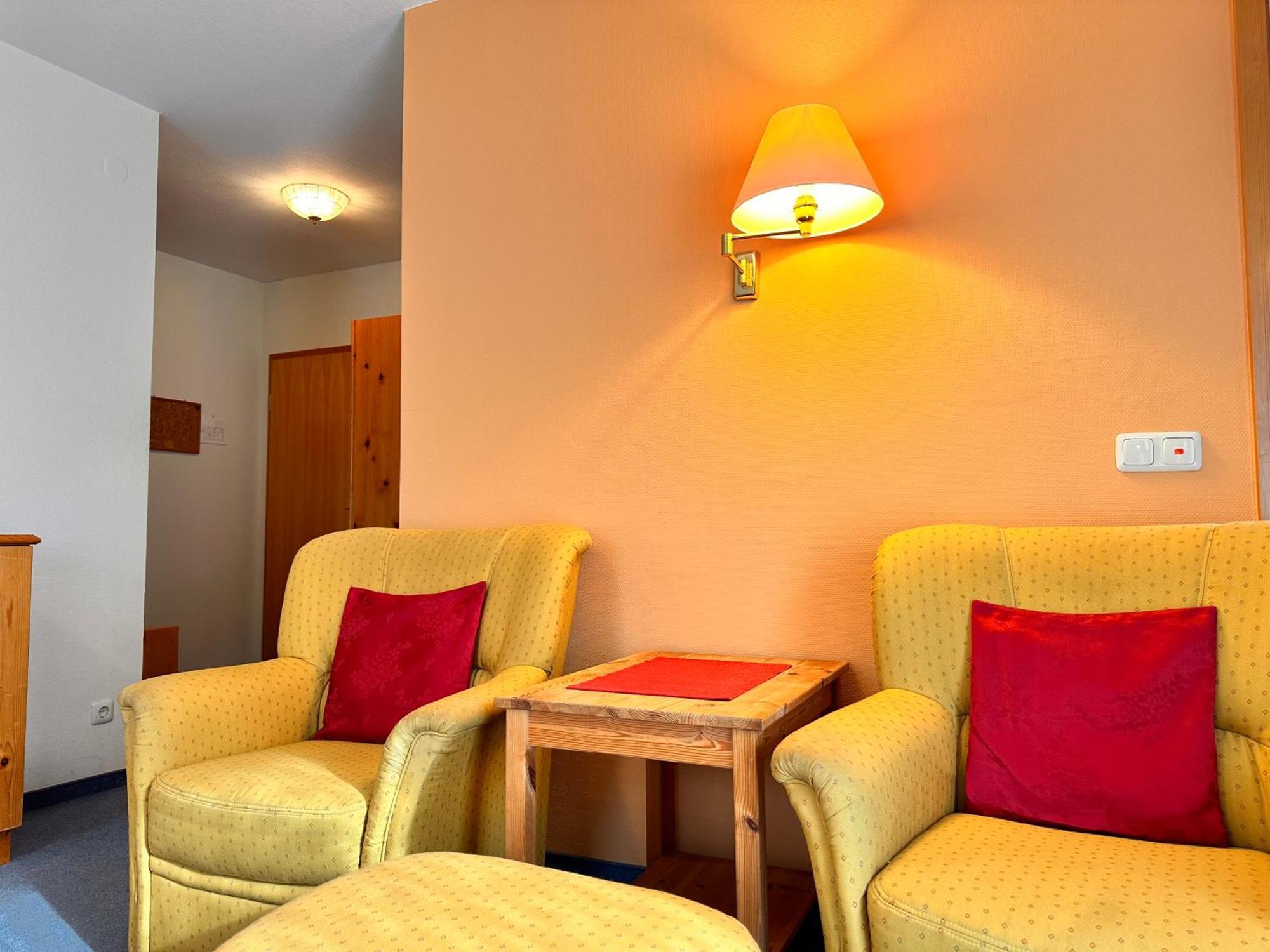 Pension Zum Loewen, Parkplatz, Fruehstueck, Wlan, Zentral Bad Steben Exteriér fotografie