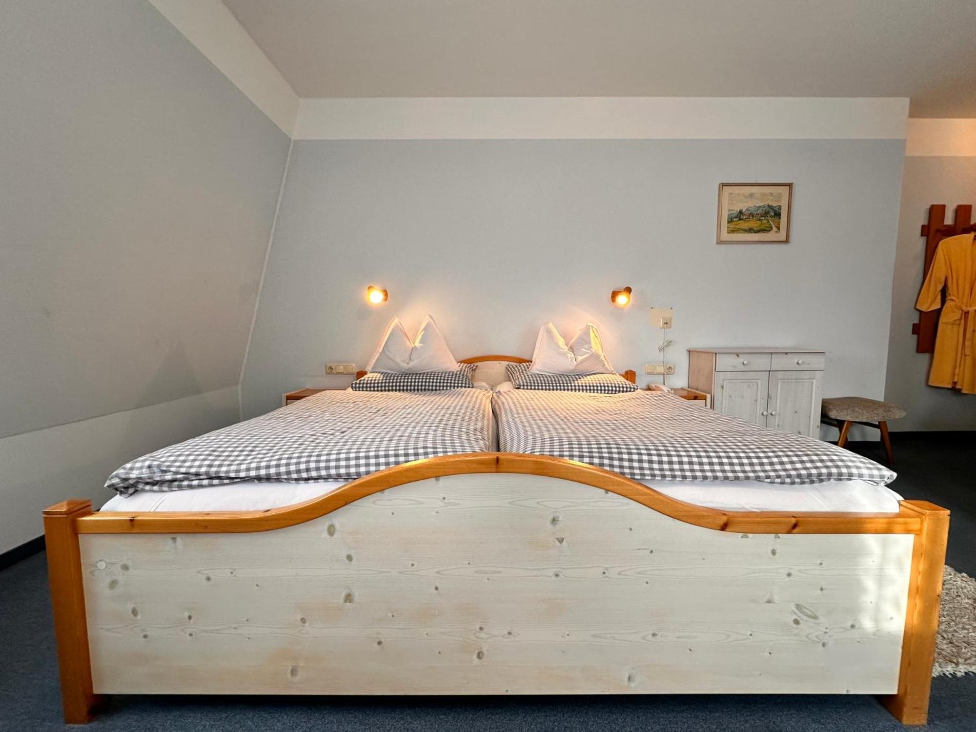 Pension Zum Loewen, Parkplatz, Fruehstueck, Wlan, Zentral Bad Steben Exteriér fotografie